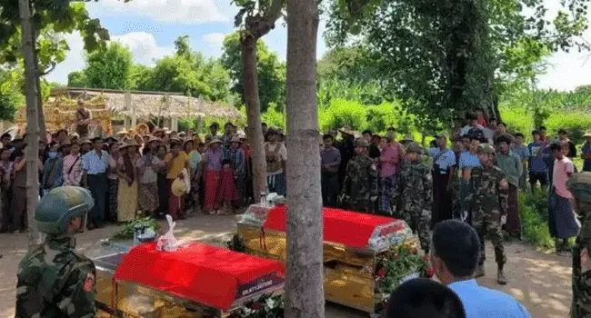 মিয়ানমারে সমাবেশে সেনাবাহিনীর প্যারাগ্লাইড বোমা হামলা, নিহত ২৪