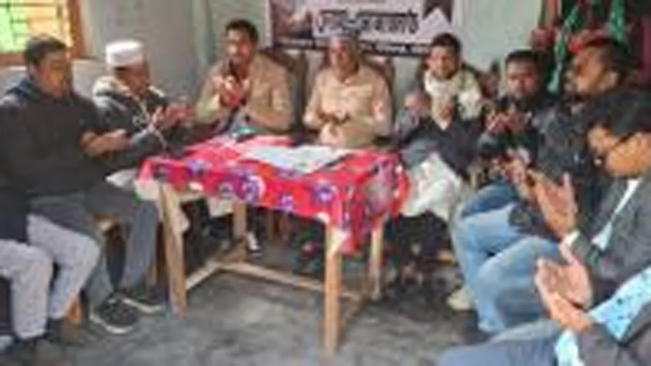 বেগম খালেদা জিয়ার রূহের মাগফিরাত কামনায় উজিরপুর প্রেসক্লাবের দোয়া মাহফিল