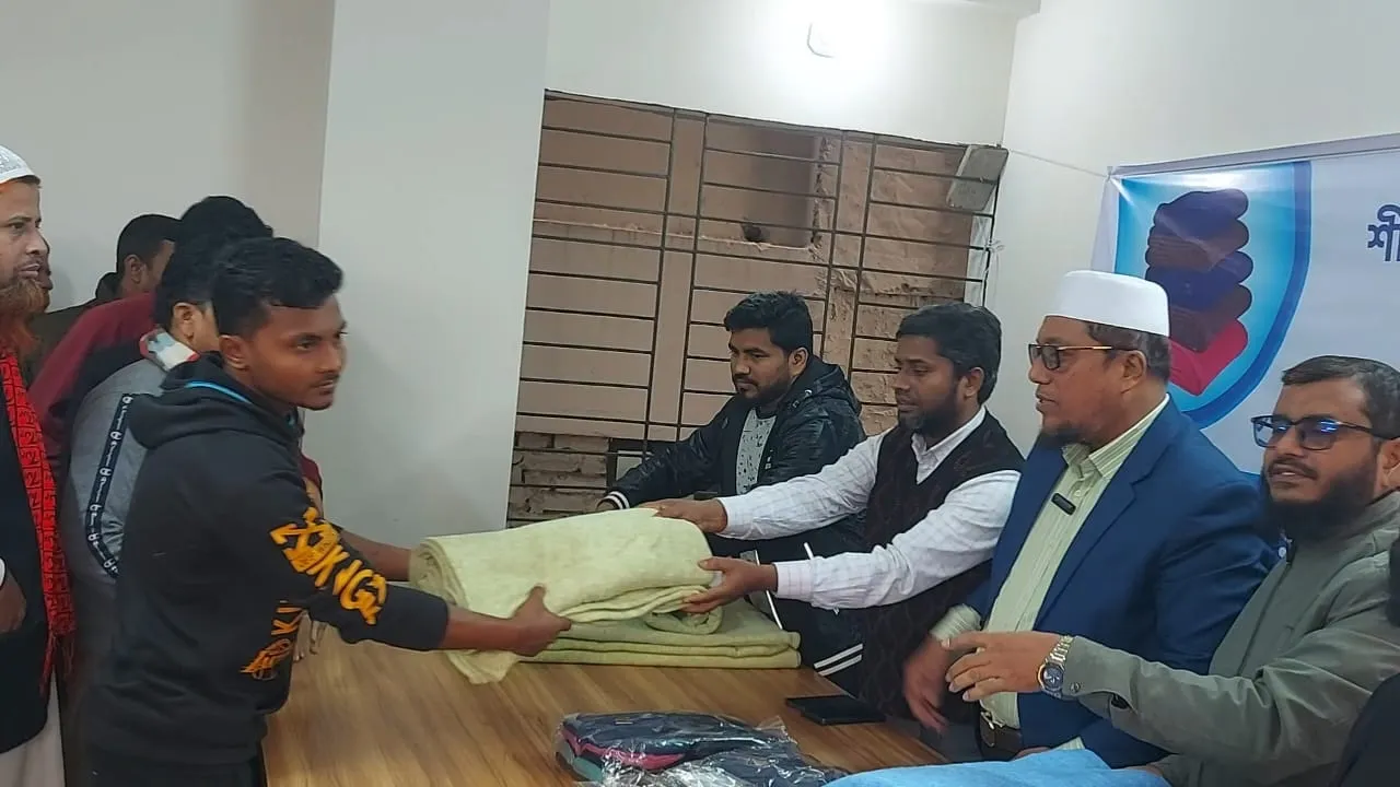 ভয়েস অব ইনসাফ ফাউন্ডেশনের উদ্যোগে শীতবস্ত্র বিতরণ