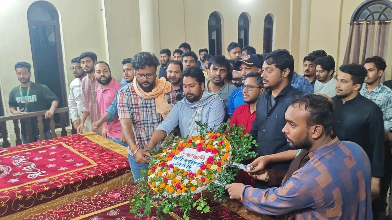 টাঙ্গাইলে ভাসানীর মাজার জিয়ারত করলেন এনসিপি নেতারা