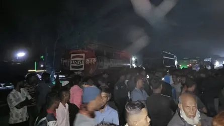 রায়গঞ্জে সড়ক দুর্ঘটনায় প্রাণী চিকিৎসক নিহত, বিক্ষুব্ধ জনতার মহাসড়ক অবরোধ