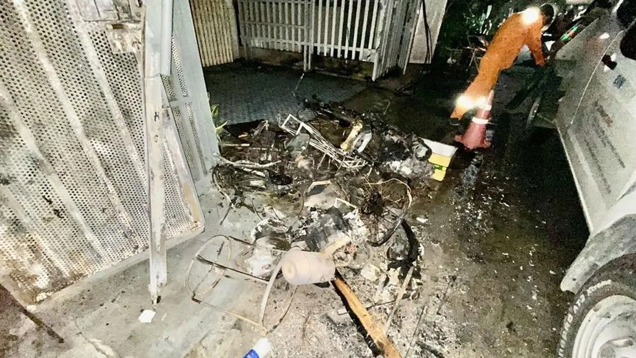ভিয়েতনামে আগুনে পুড়ে শিশুসহ ৮ জনের মৃত্যু