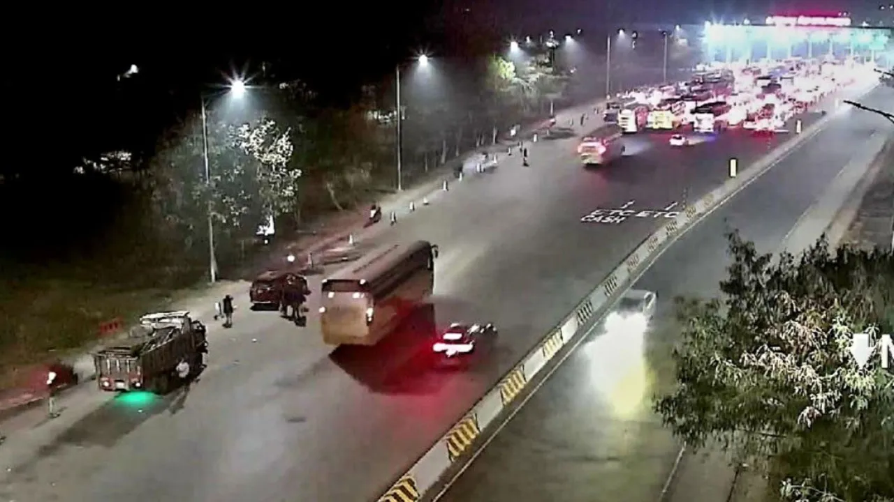পদ্মা সেতু দিয়ে ২৪ ঘণ্টায় প্রায় ৩৬ হাজার যান পারাপার, টোল ৪ কোটি ছুঁইছুঁই