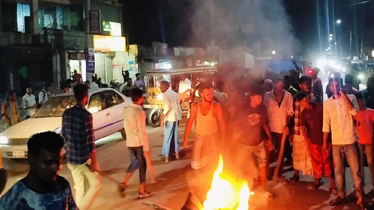 হাসনাত আব্দুল্লাহর ওপর হামলার প্রতিবাদে কুমিল্লায় বিক্ষোভ