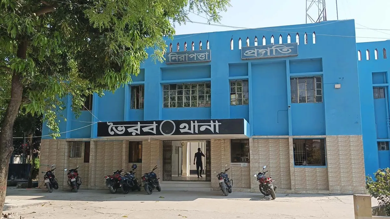 ভৈরবে নৌকা চুরির ঘটনায় বাগবিতণ্ডা, ছুরিকাঘাতে যুবক নিহত