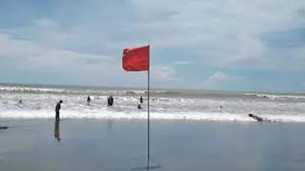 ৫ অঞ্চলে দমকা হাওয়া-বজ্রবৃষ্টি, নদীবন্দরে সতর্কতা