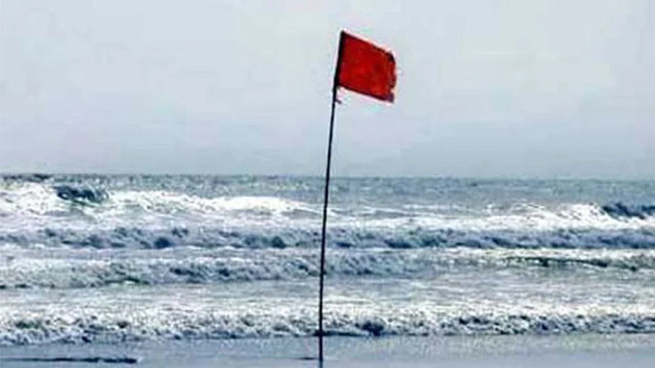 Warning-at-river-ports