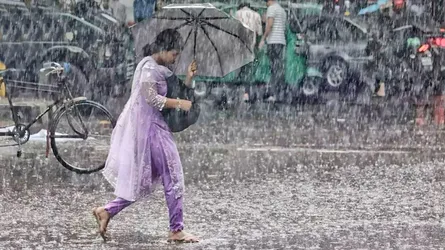 ঢাকাসহ ১৫ অঞ্চলে ঝড়-বৃষ্টির সতর্ক সঙ্কেত