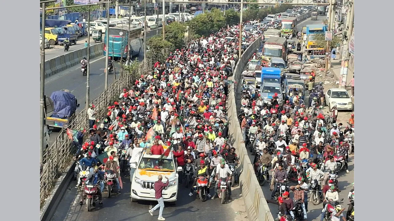 সাভারে ধানের শীষের পক্ষে মোটরসাইকেল র‌্যালি