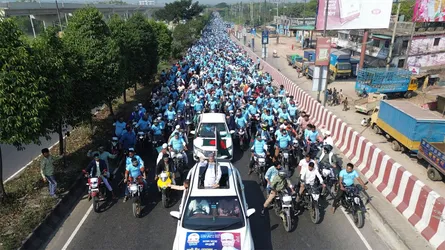 কুমিল্লায় মোটরসাইকেল র‌্যালিতে জামায়াত প্রার্থীর প্রচারণা