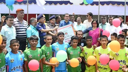 তরুণদের হাতে লাল-সবুজের পতাকা দেখতে চাই : হুইপ বকুল