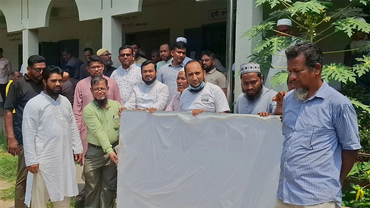 গণহত্যাকারীদের বিচার করে জাতিকে কলঙ্কমুক্ত করতে হবে : রেজাউল করিম