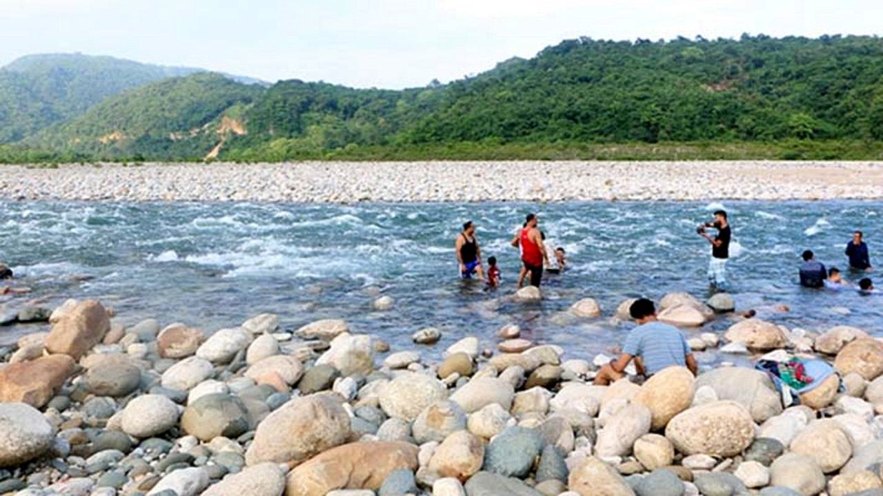 সিলেটে সাদাপাথর পর্যটন কেন্দ্র বন্ধ ঘোষণা
