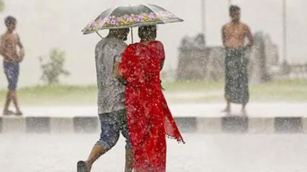 ঢাকায় ঝোড়ো হাওয়ার আভাস, থাকতে পারে বজ্রবৃষ্টি