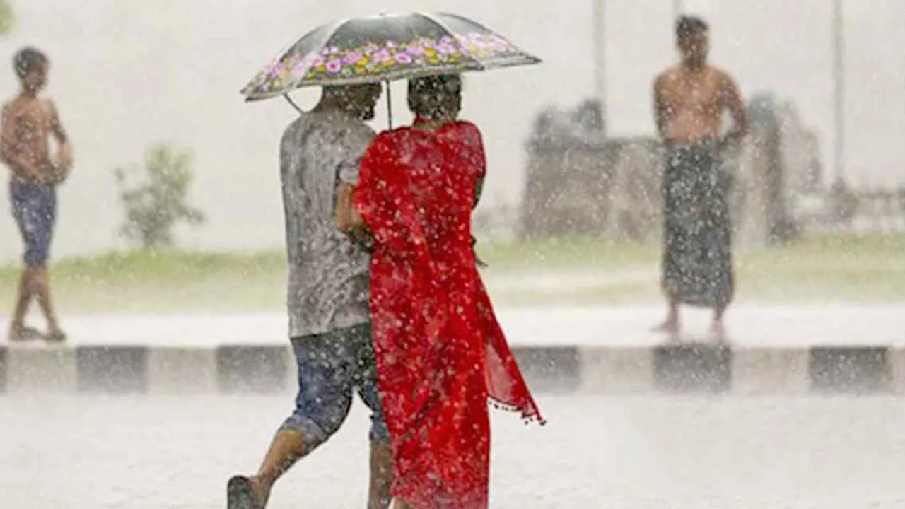 ঢাকায় ঝোড়ো হাওয়ার আভাস, থাকতে পারে বজ্রবৃষ্টি