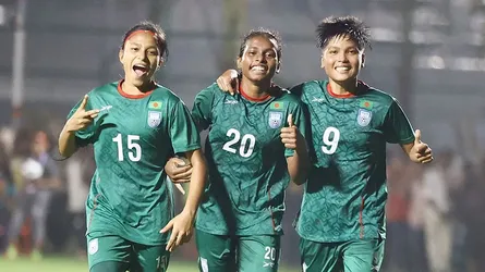 হ্যাটট্রিক শিরোপা জয়ের লক্ষ্যে শনিবার সন্ধ্যায় ভারতের মুখোমুখি হবে বাংলাদেশ
