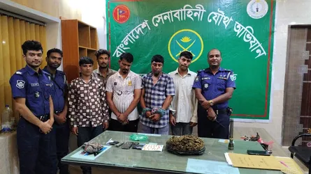 হবিগঞ্জে সেনাবাহিনীর অভিযানে ইয়াবা ও গাঁজা ডিলারসহ আটক ৫