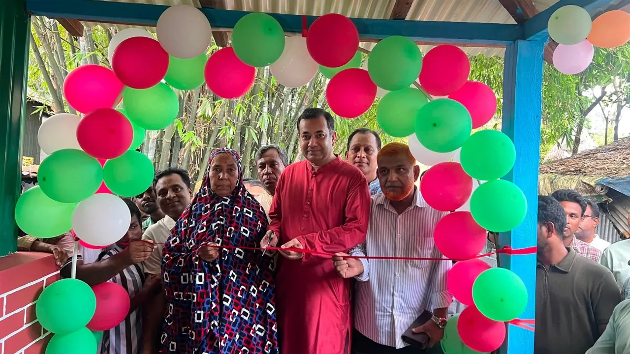 তথ্য প্রতিমন্ত্রীর উদ্যোগে ৩৬ গৃহহীন পরিবার পেল আধুনিক ‘স্বপ্ন বাড়ি’