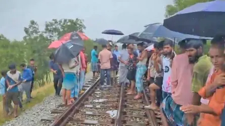 রামুতে নাস্তা নিয়ে ফেরার পথে ট্রেনে কাটা পড়ে যুবক নিহত
