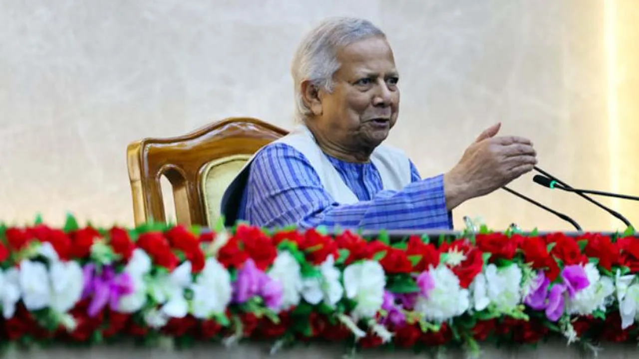 পুলিশের জ্যেষ্ঠ কর্মকর্তাদের সাথে প্রধান উপদেষ্টার বৈঠক