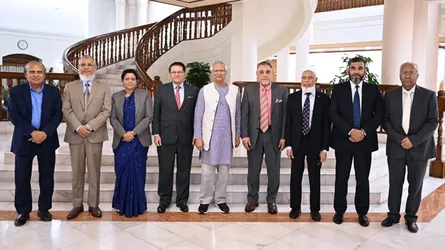 নির্বাচন ও গণভোটের প্রস্তুতি সম্পর্কে প্রধান উপদেষ্টাকে অবহিত করলেন সিইসি