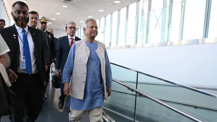 জাতিসঙ্ঘের অধিবেশনে যোগ দিতে নিউইয়র্ক পৌঁছেছেন প্রধান উপদেষ্টা