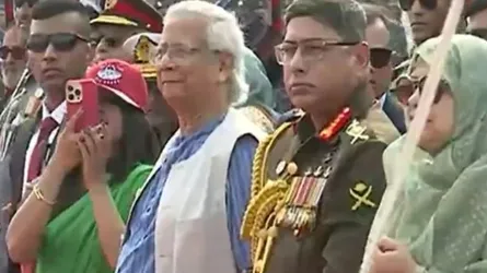 সশস্ত্র বাহিনীর আয়োজনে অংশ নিলেন প্রধান উপদেষ্টা