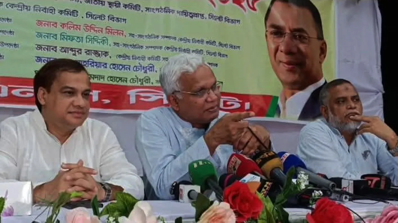 সরকারের ভেতরে আওয়ামী দোসররা ঘাপটি মেরে বসে আছে