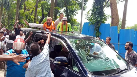 উজিরপুরে একযুগ পর বাড়ি ফিরলেন বিএনপি নেতা জিয়া আমিন