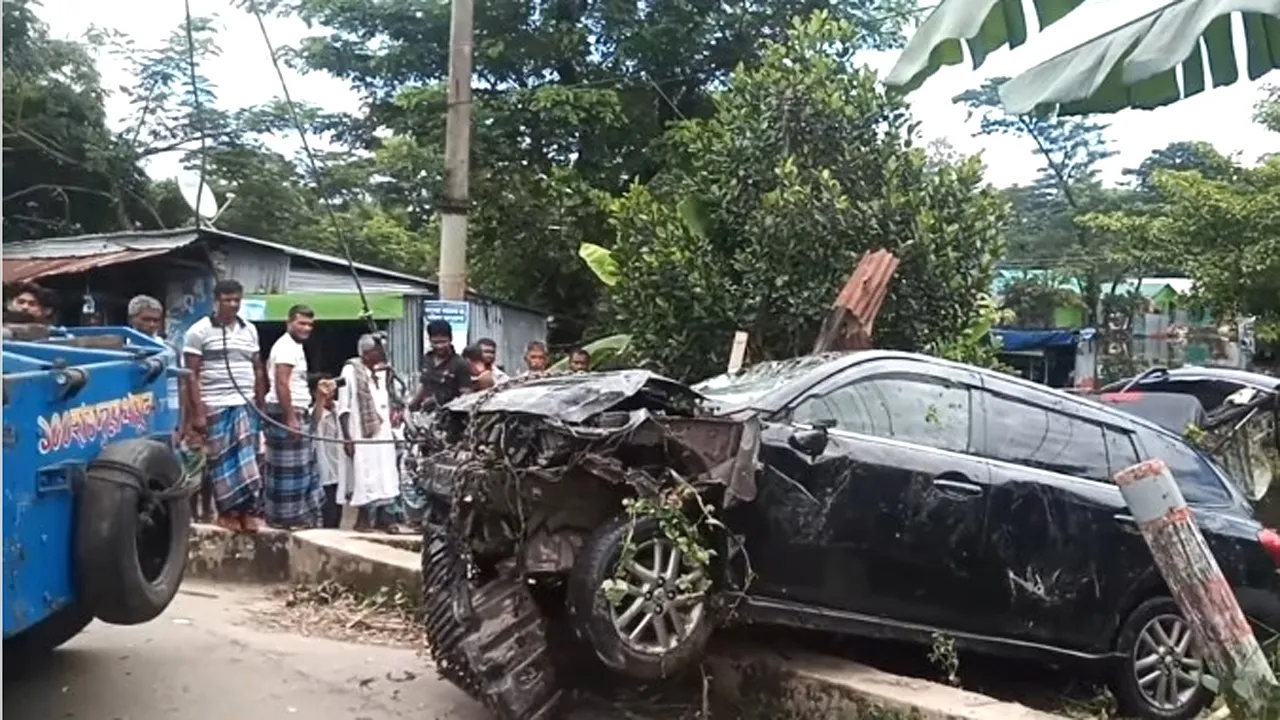 নোয়াখালীতে মাইক্রোবাসের ধাক্কায় পথচারী নিহত