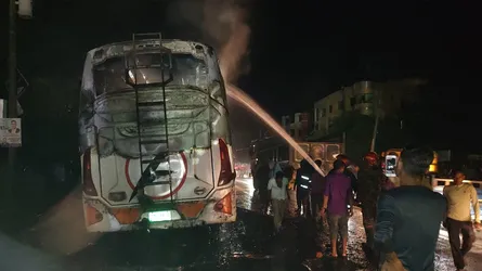 ওসমানীনগরে বাসচাপায় মোটরসাইকেলচালক নিহত, বাসে আগুন দিল জনতা