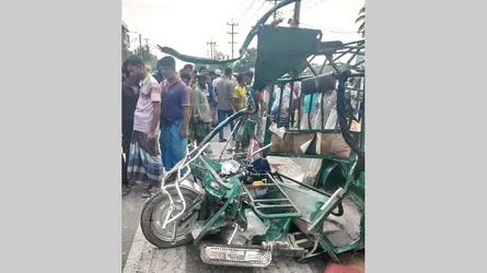 জামালপুরে কাভার্ডভ্যান ও ইজিবাইকের সংঘর্ষে নিহত বেড়ে ৫