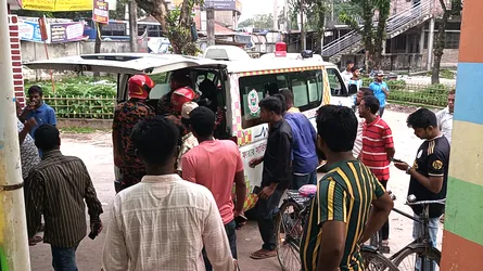 হাতিবান্ধায় সড়ক দুর্ঘটনায় ২ যুবক নিহত