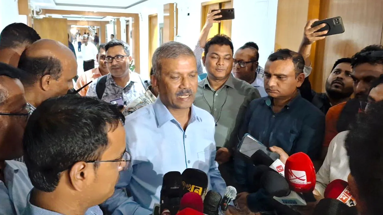প্রধান বিচারপতির সাথে সেনাপ্রধানের দেখা করার তথ্য আমার জানা নেই