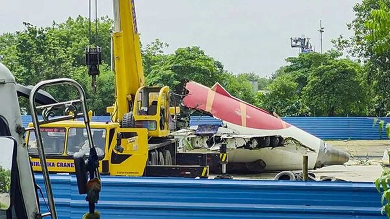 ভারতে বিমান বিধ্বস্তের তদন্তে বড় আলামতের সন্ধান, শিগগিরই জানা যাবে কারণ