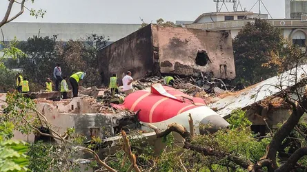 এয়ার ইন্ডিয়ার বিমান দুর্ঘটনা : যেসব প্রশ্নের উত্তর এখনো অজানা