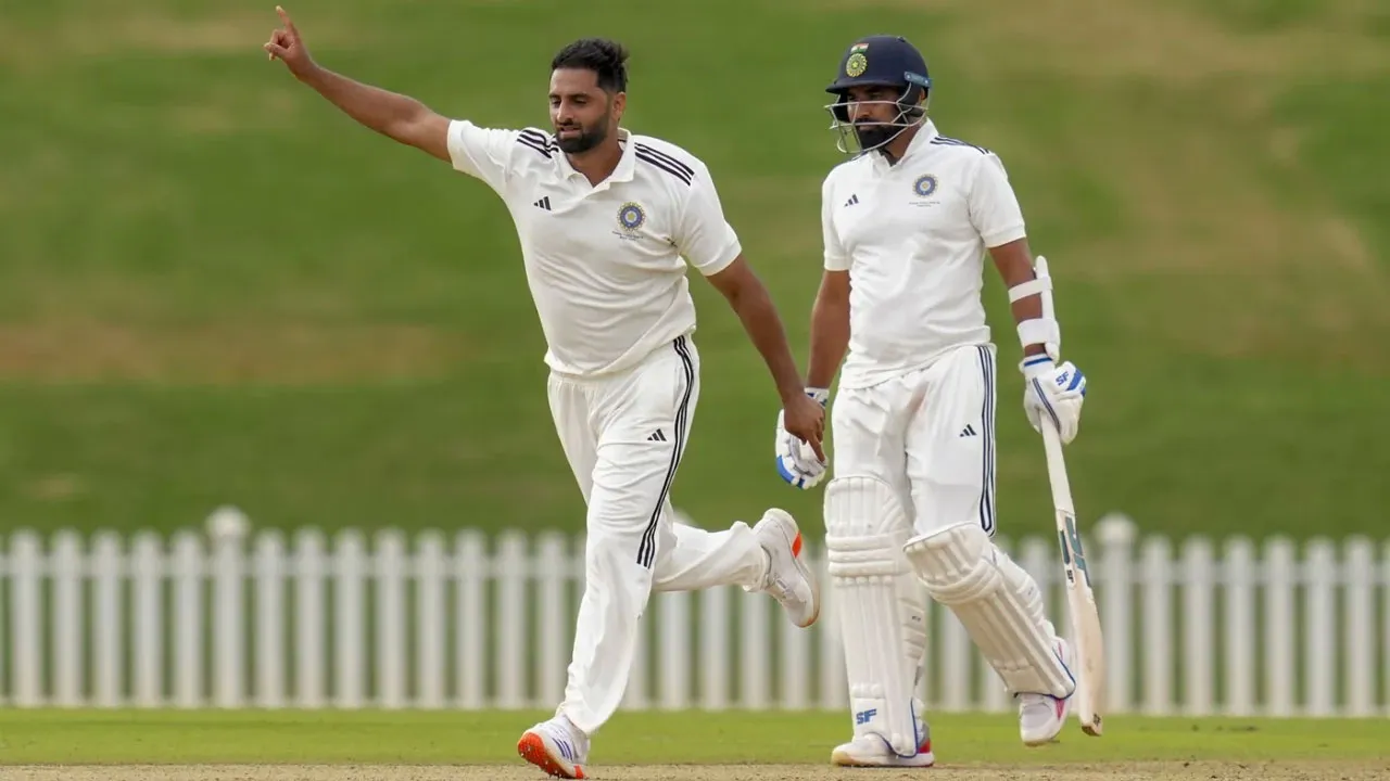 ভারতীয় দলে কাশ্মিরের আকিব নবি