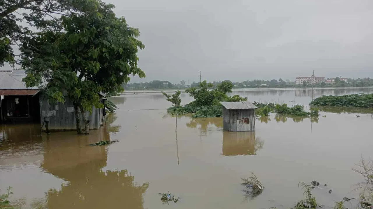 পাহাড়ি ঢলে আখাউড়ায় সীমান্তবর্তী কয়েক গ্রাম প্লাবিত
