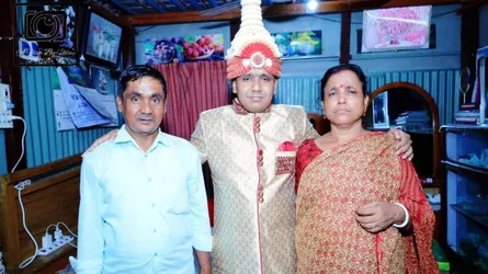 বিয়ের গাড়িতে বের হয়ে অ্যাম্বুলেন্সে ফিরল বরের নিথর দেহ
