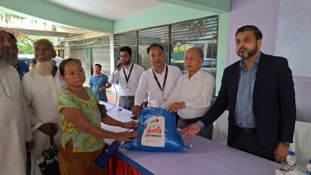 বান্দরবানে বন্যায় ক্ষতিগ্রস্ত এক হাজার পরিবারের মাঝে ইউসিবি ব্যাংকের ত্রাণ সহায়তা