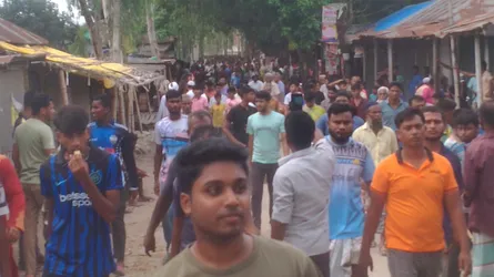 নীলফামারীতে মহানবীকে কটূক্তিকারীর ফাঁসির দাবিতে জনতার বিক্ষোভ-মানববন্ধন
