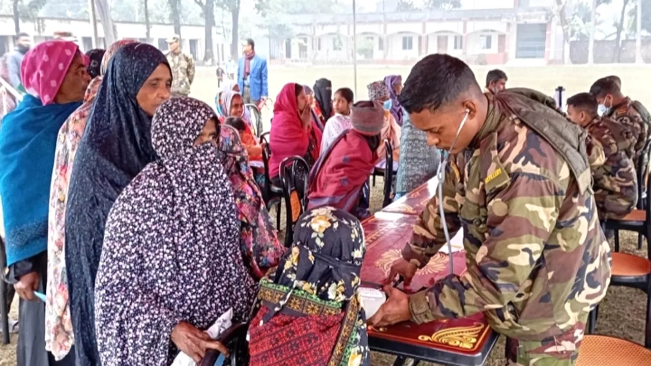 রূপগঞ্জে সেনাবাহিনীর বিনামূল্যে চিকিৎসা ক্যাম্পেইন