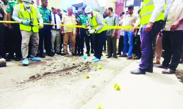বরিশালে আদালতের  সামনে বিস্ফোরণ