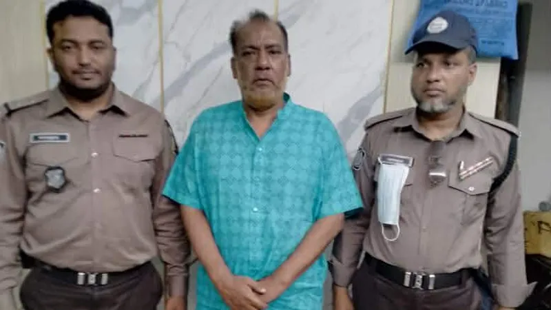 সাবেক ওয়ার্ড কাউন্সিলর হাসু গ্রেফতার, পুলিশের গাড়ি ভাঙচুরের চেষ্টা