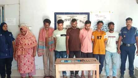 আখাউড়ায় দেশীয় অস্ত্রসহ ৭ ডাকাত গ্রেফতার
