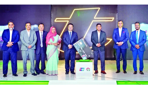 ট্রাস্ট ব্যাংকের ইউনিয়নপে ডেবিট ও ক্রেডিট কার্ড উদ্বোধন