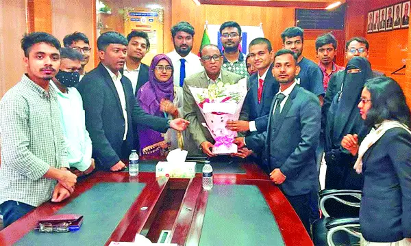 বাউবি ভিসির সাথে ‘স্কুল অব ল’ শিক্ষার্থীদের সৌজন্য সাক্ষাৎ