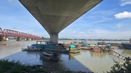 আশুগঞ্জে ভ্রাম্যমাণ আদালতের ওপর হামলা, ড্রেজার ছিনিয়ে নিলো সিন্ডিকেট