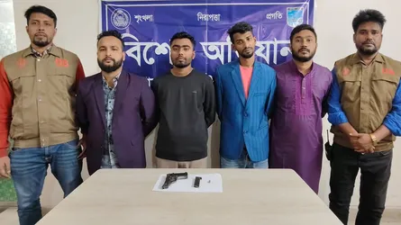 আশুলিয়ায় বিদেশী পিস্তলসহ গ্রেফতার ৪