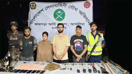 আশুলিয়ায় মাদক ও অস্ত্রসহ গ্রেফতার ৭